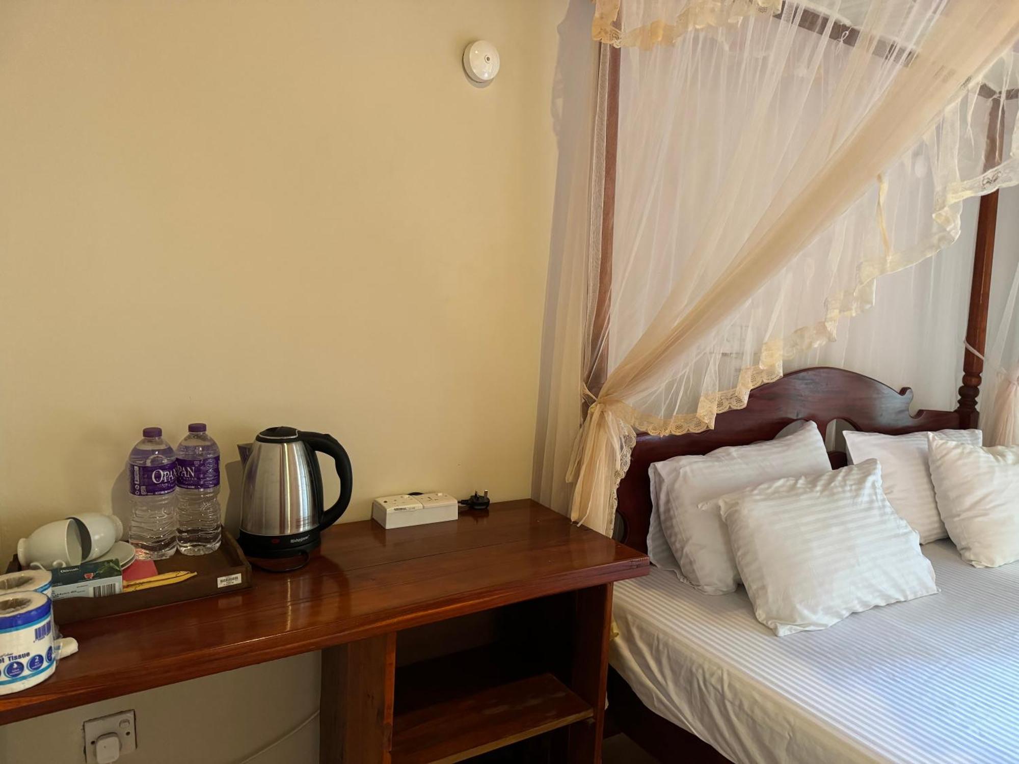 Brinkhouse Guesthouse , Unawatuna Beach Exterior foto