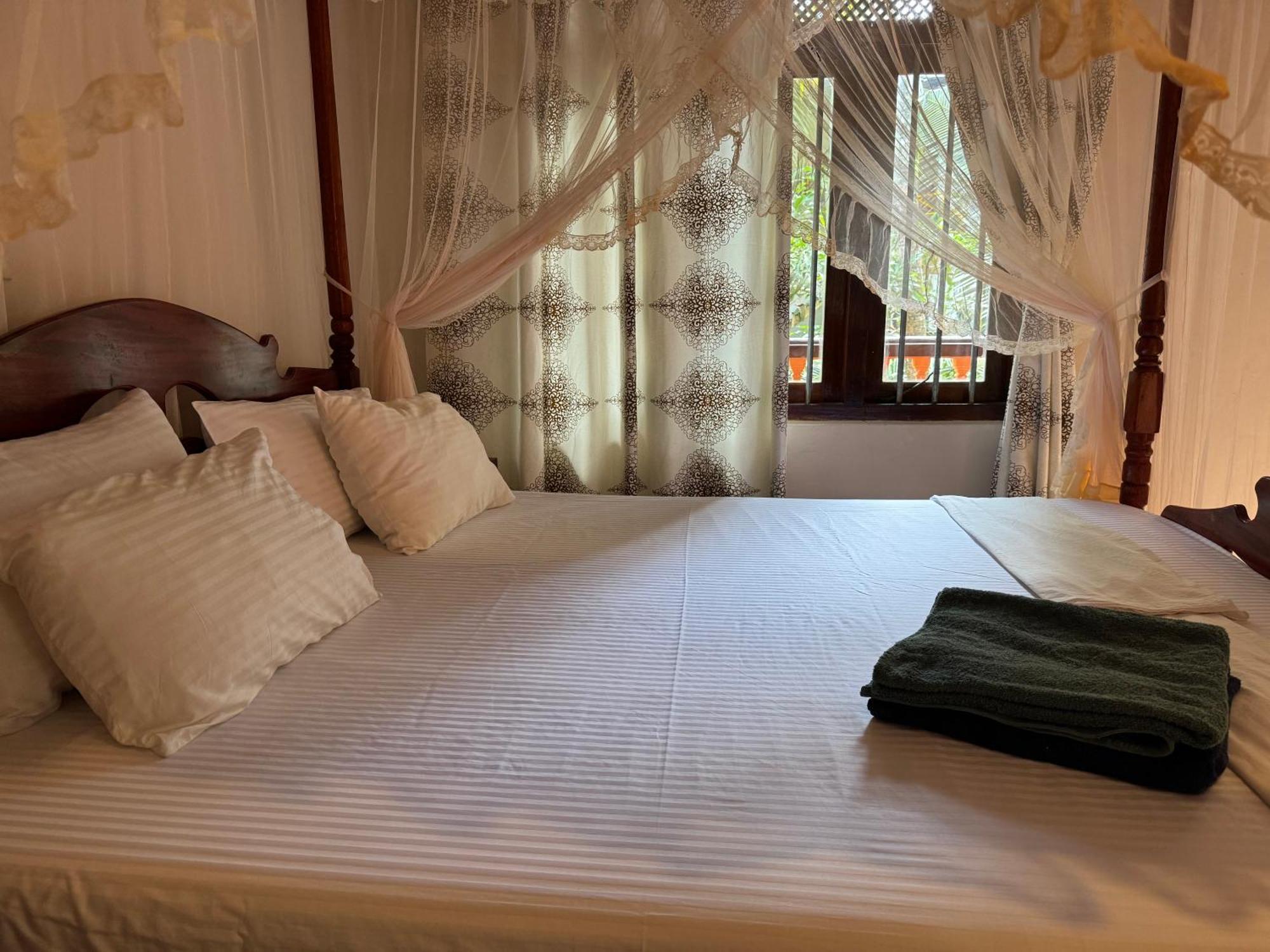 Brinkhouse Guesthouse , Unawatuna Beach Exterior foto
